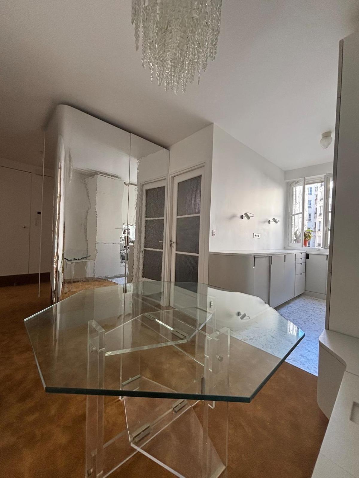 Classic Parisian Charm Meets 70s Design - 2br Paris