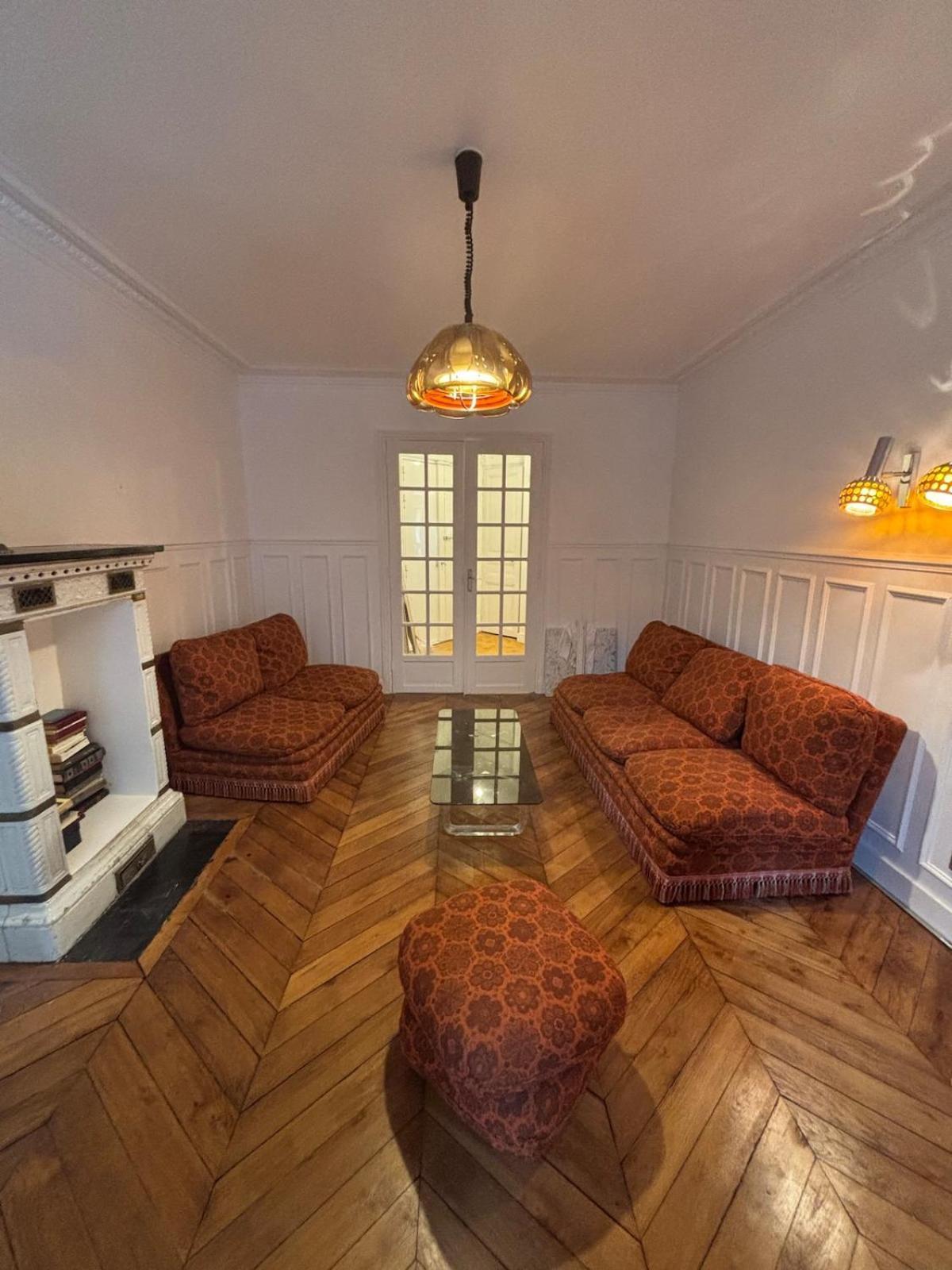 Classic Parisian Charm Meets 70s Design - 2br Paris
